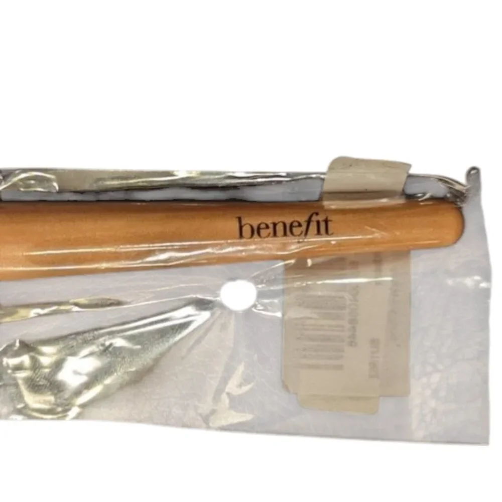 Benefit Cosmetics Foundation Brush NWT